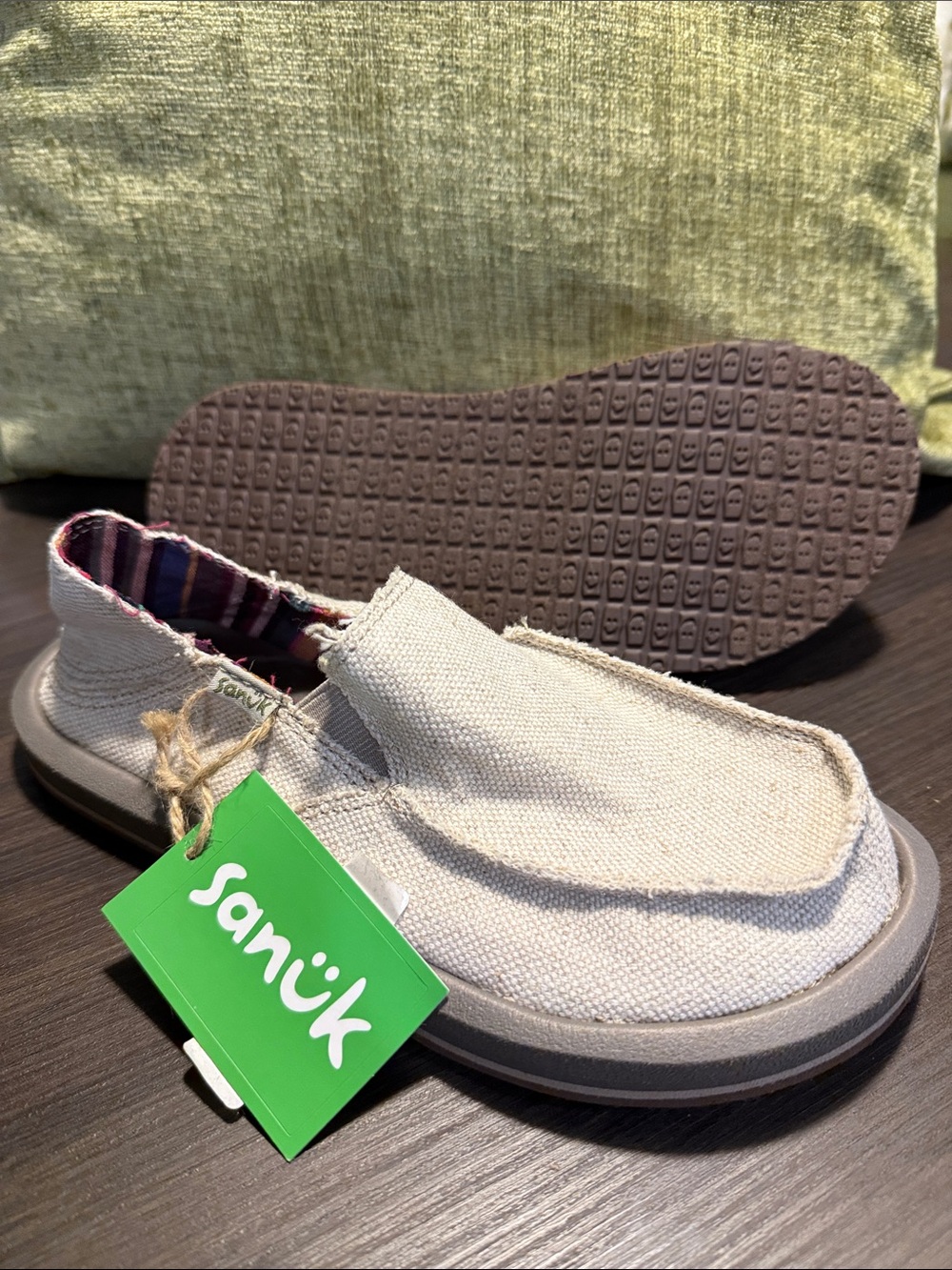 Sanuk Sidewalk Surfer Boys Beige Canvas Slip-On Shoes with Brown Sole NWT Sz 2